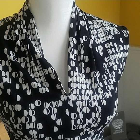 Vince Camuto ✦ Black White Geometric Blouse ✦ Cinched Sides V-Neck Sleeveless S - Picture 5 of 16